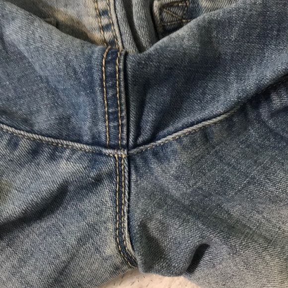 Kenzie Embroidered Floral Jean shorts Size 10 - Picture 7 of 7